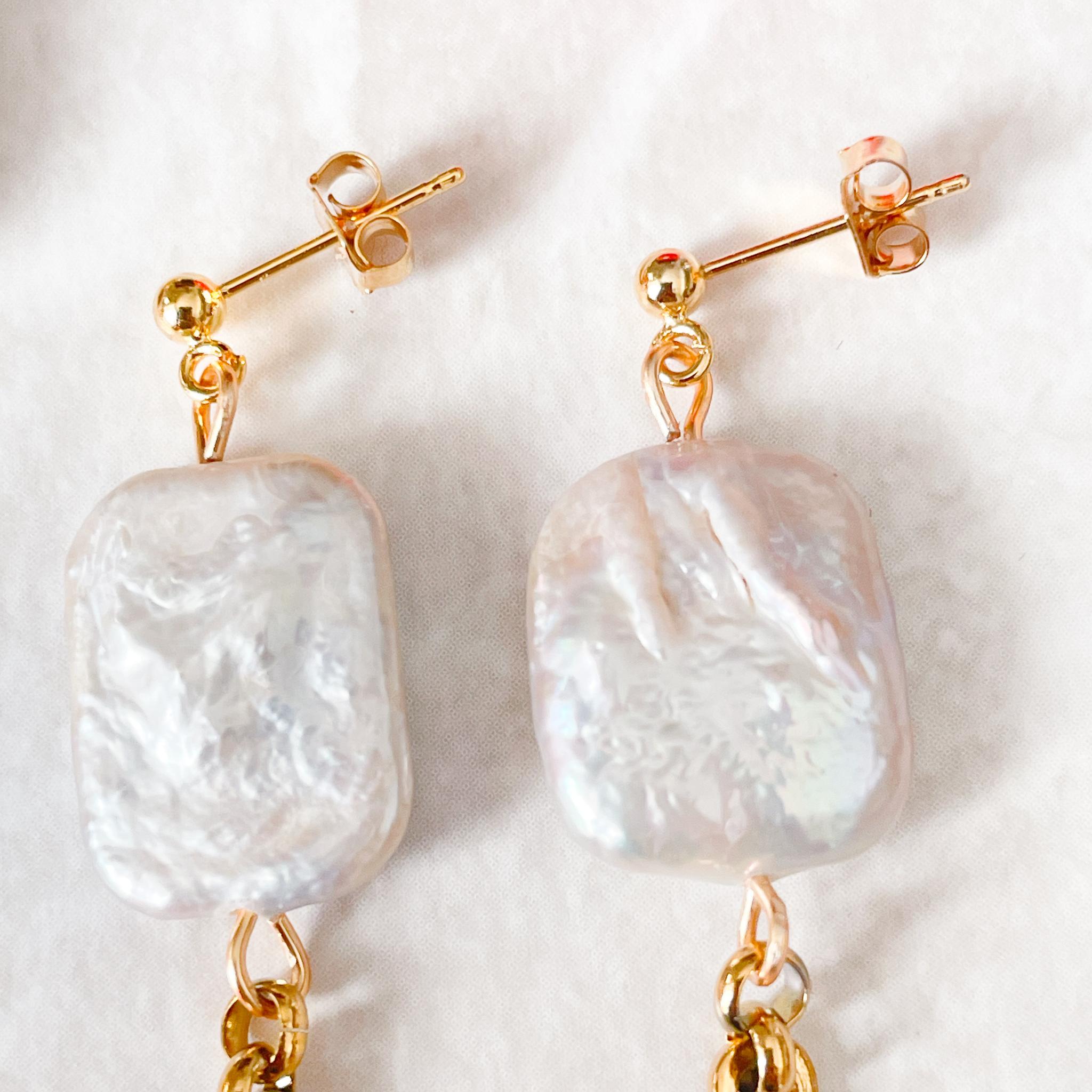 スクエアバロックパール×ゴールドステンレスチェーンの甘辛ピアス・イヤリング | 5枚目