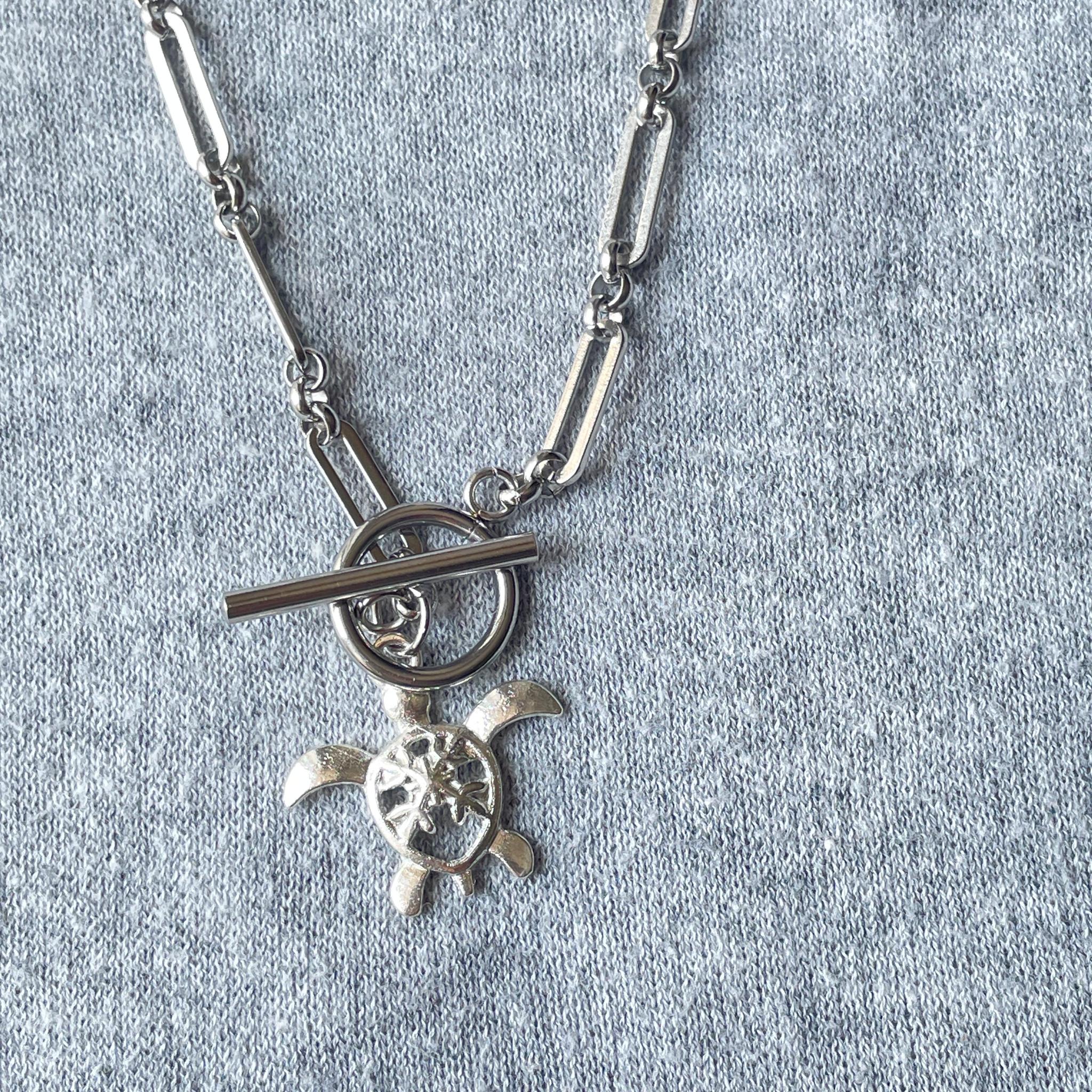 Honu”ホヌ（ウミガメ）チャームネックレス　マンテルで留めるの簡単！ユニセックスデザイン | 8枚目