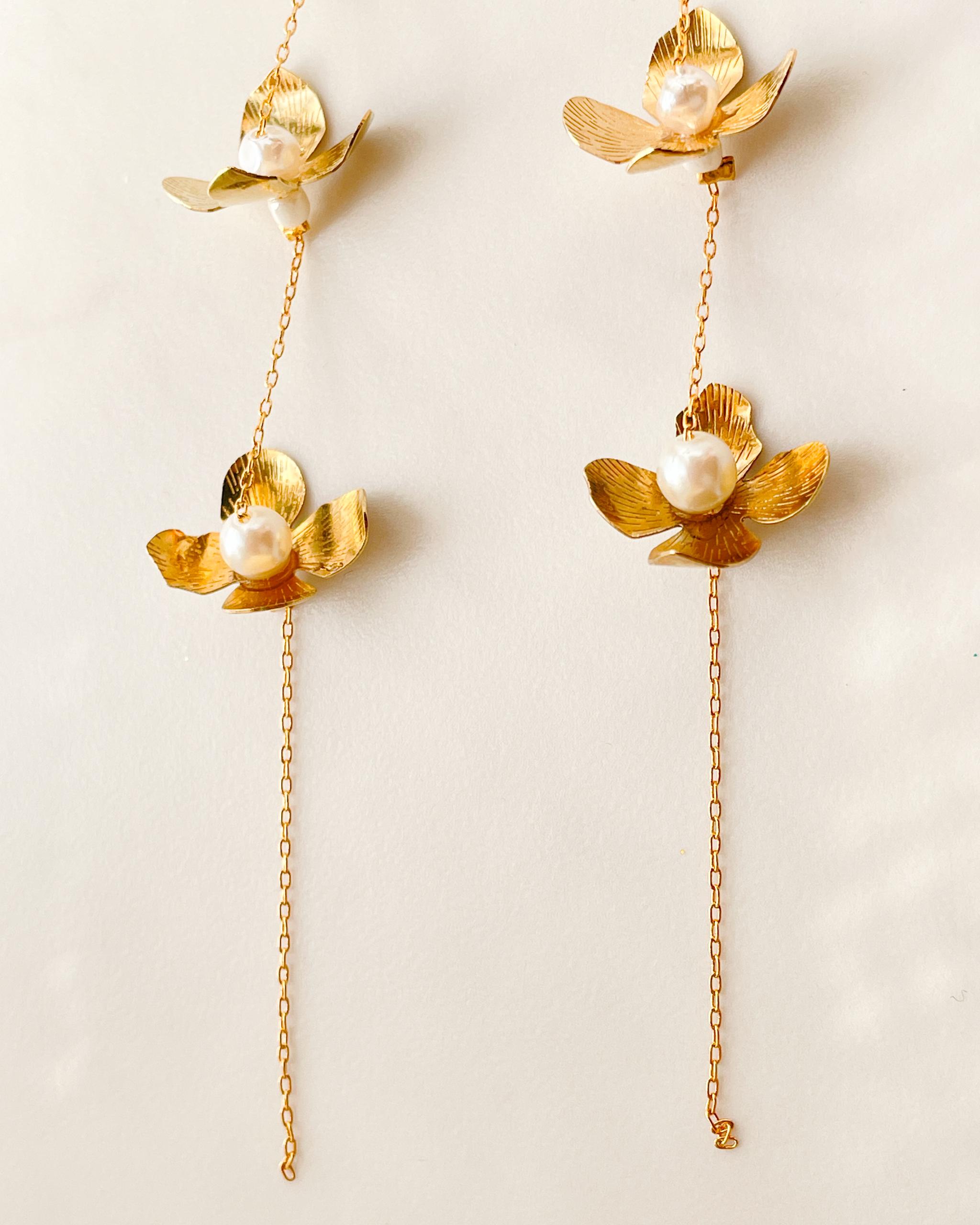 小顔効果を演出◆ゴールドメタルフラワーが揺れるロングチェーンピアス・イヤリング　長さ2種類　お呼ばれ　オケージョン | 5枚目