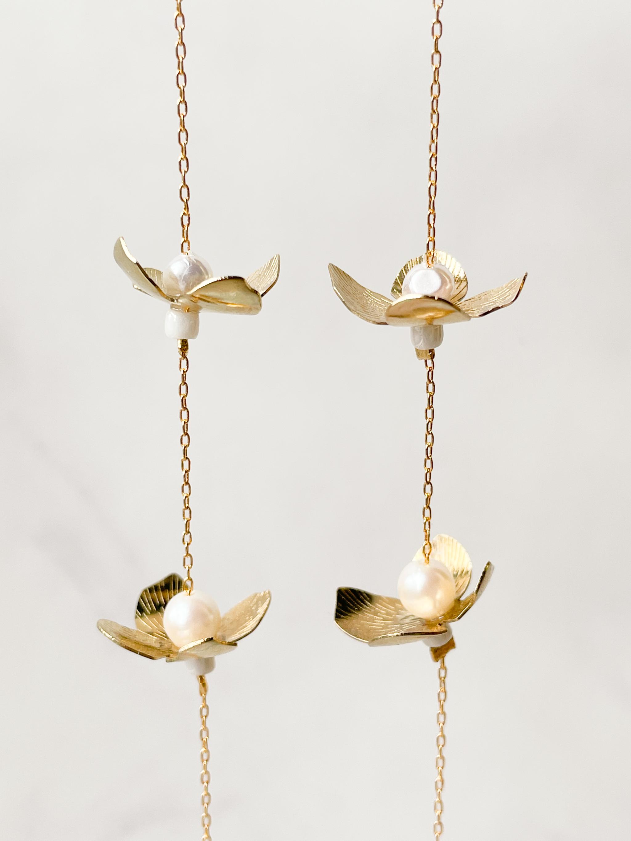 小顔効果を演出◆ゴールドメタルフラワーが揺れるロングチェーンピアス・イヤリング　長さ2種類　お呼ばれ　オケージョン | 6枚目