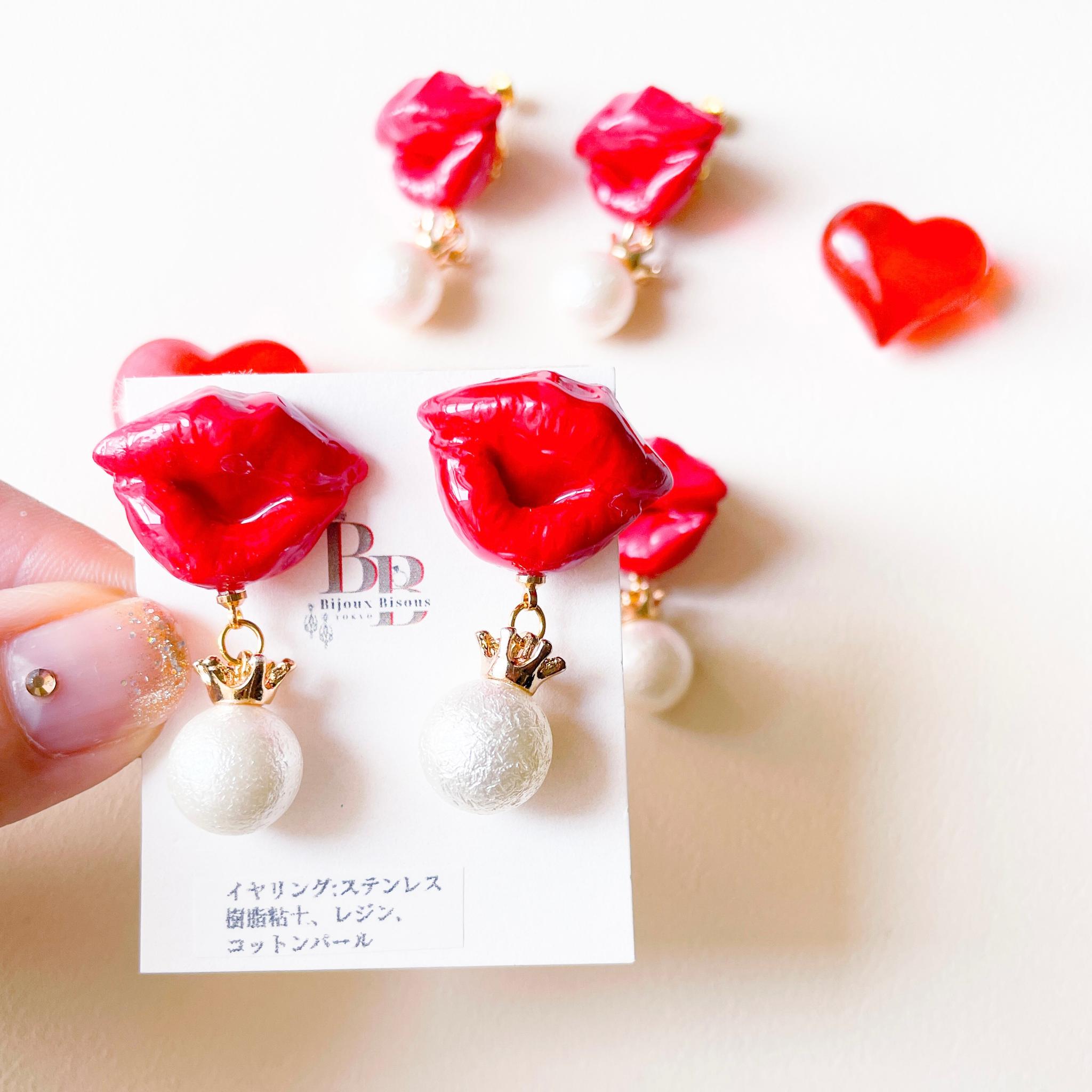 ときめきは胸元から♥真っ赤なリップのKissブローチ | 8枚目