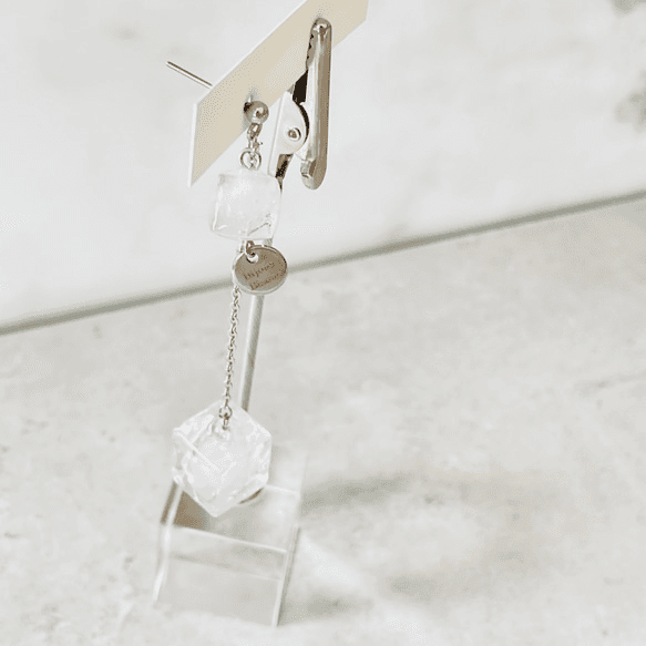 クールな氷のチェーンピアス（片耳用） ～　Ice cube earrings | 3枚目